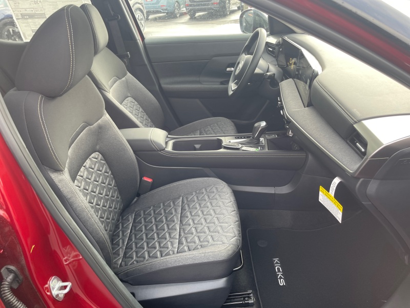 2025 Nissan Kicks