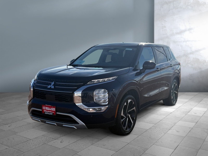 Used 2024 Mitsubishi Outlander SE Crossovers