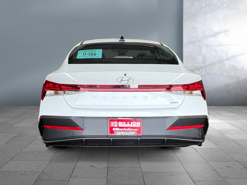 2024 Hyundai Elantra Hybrid
