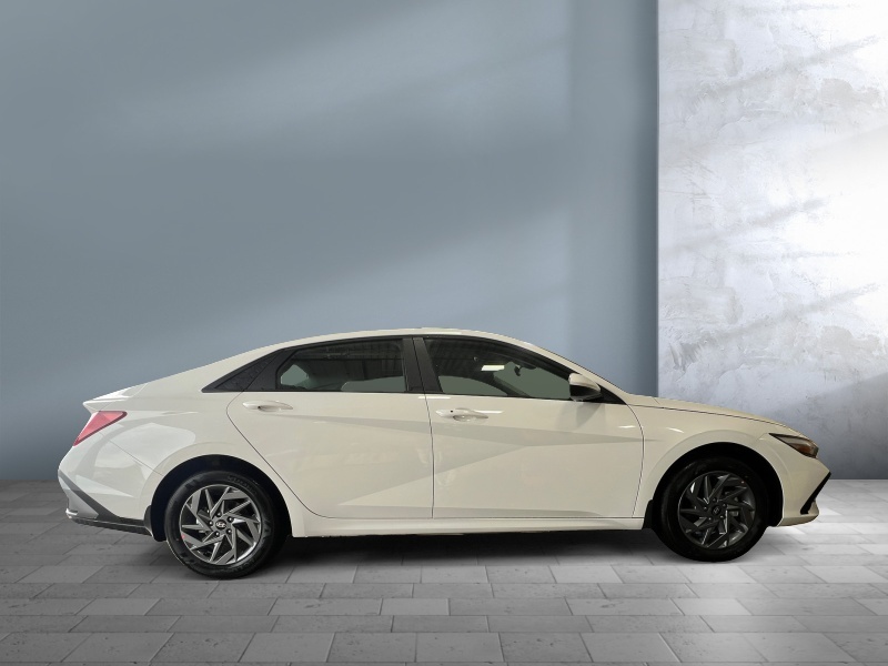 2024 Hyundai Elantra Hybrid