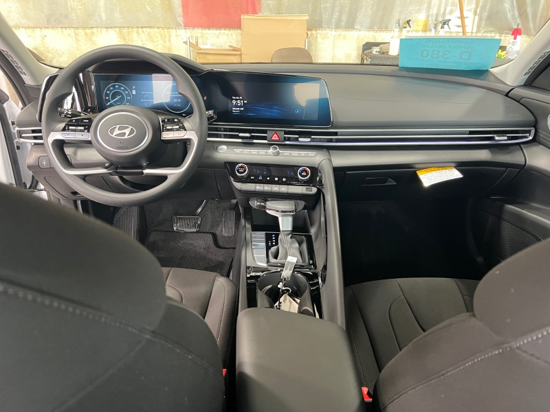 2024 Hyundai Elantra Hybrid