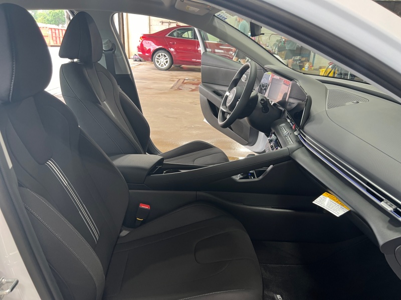 2024 Hyundai Elantra Hybrid