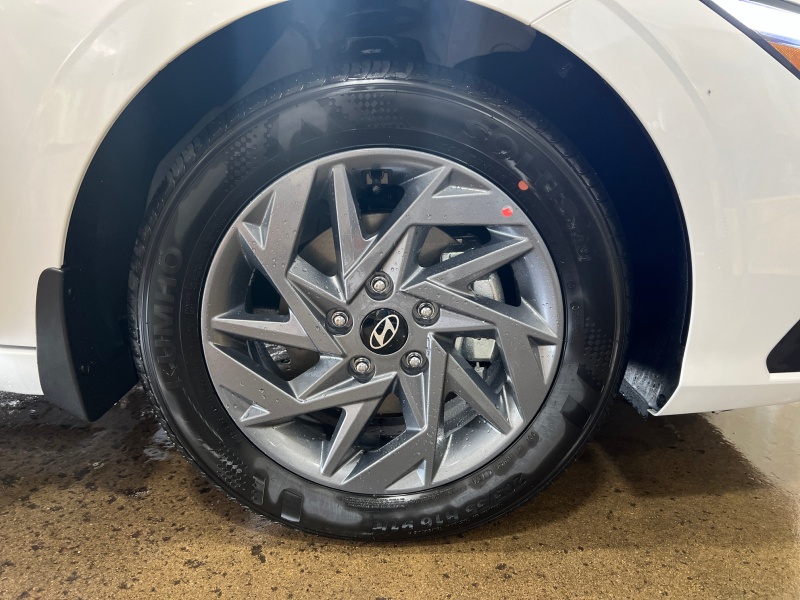 2024 Hyundai Elantra Hybrid