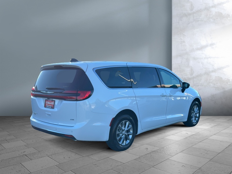 2026 Chrysler Pacifica