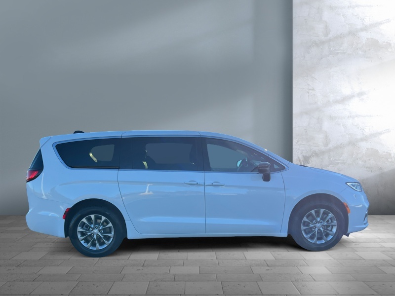 2026 Chrysler Pacifica