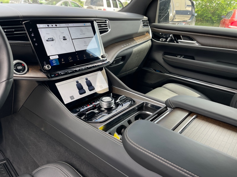 2024 Jeep Grand Wagoneer L
