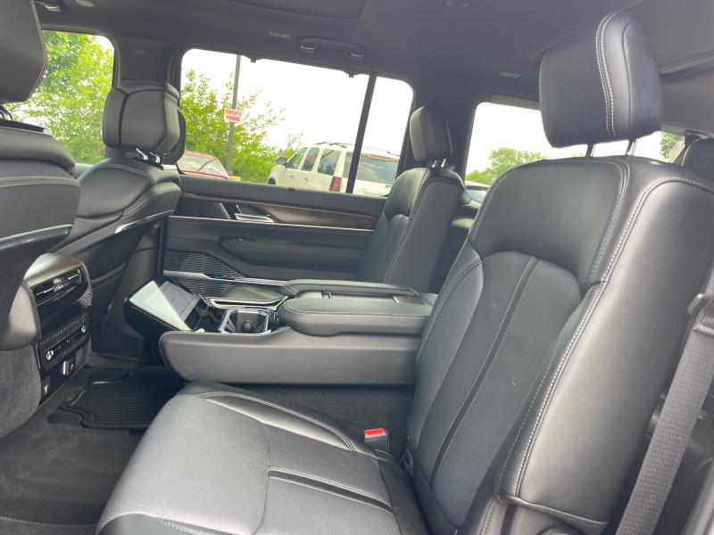 2024 Jeep Grand Wagoneer L