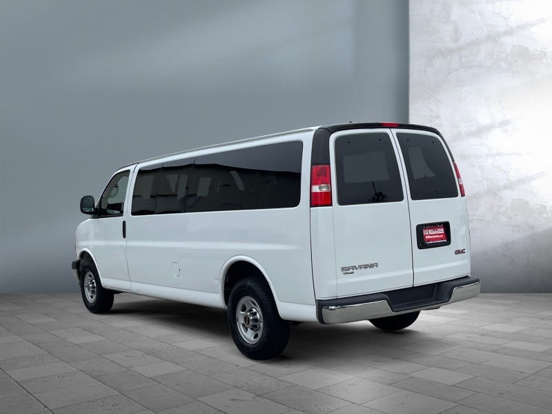 2017 GMC Savana Passenger