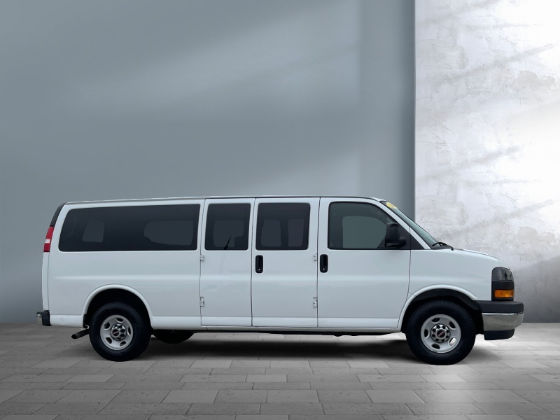 2017 GMC Savana Passenger