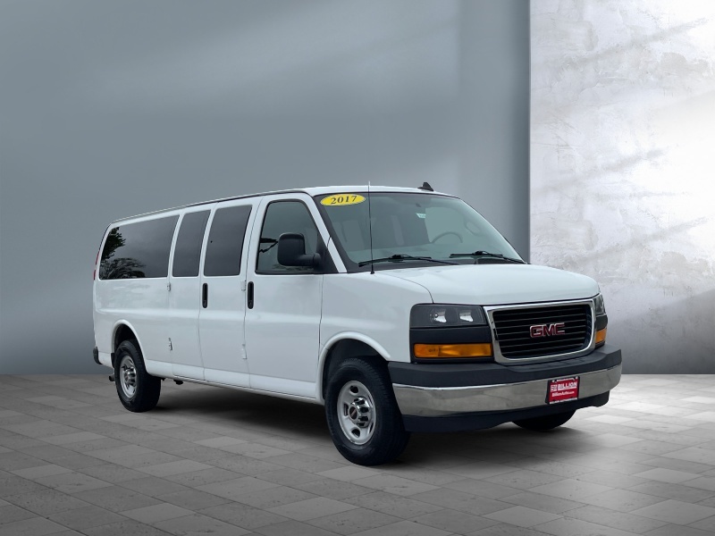 2017 GMC Savana Passenger