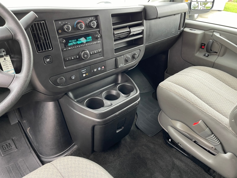 2017 GMC Savana Passenger