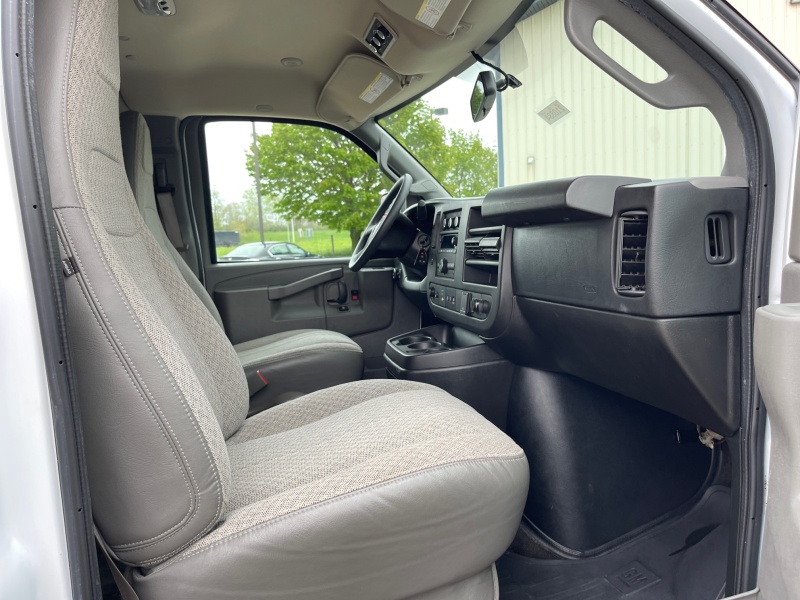 2017 GMC Savana Passenger