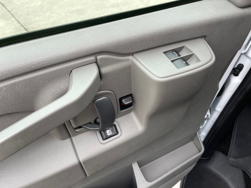 2017 GMC Savana Passenger