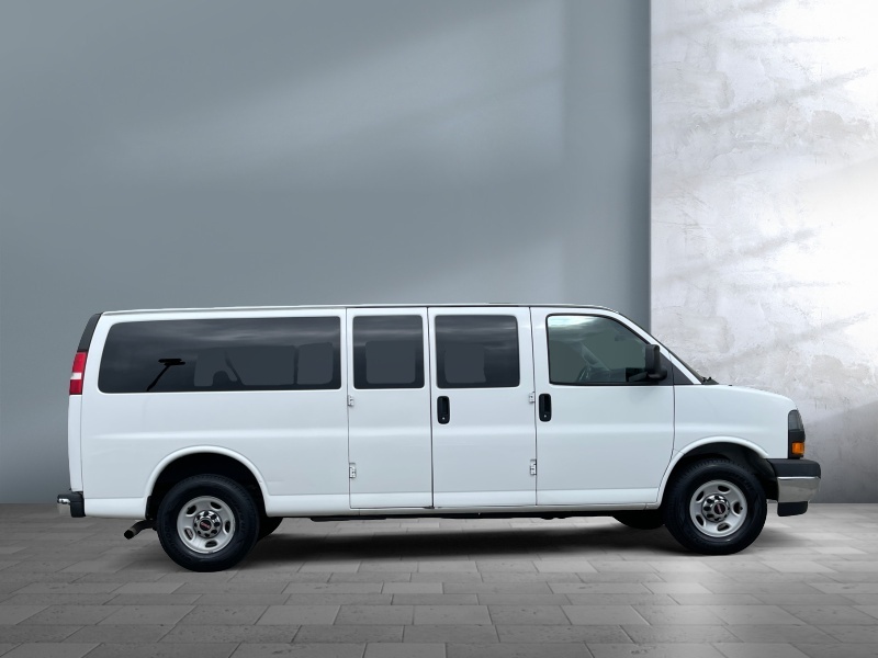 2017 GMC Savana Passenger