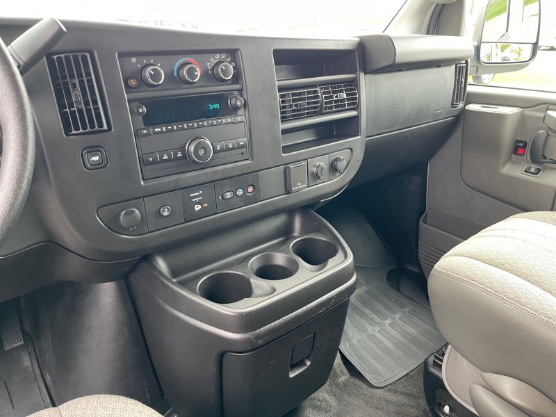 2017 GMC Savana Passenger