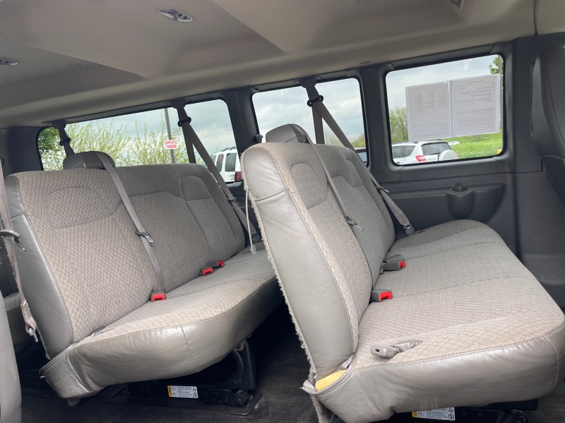 2017 GMC Savana Passenger