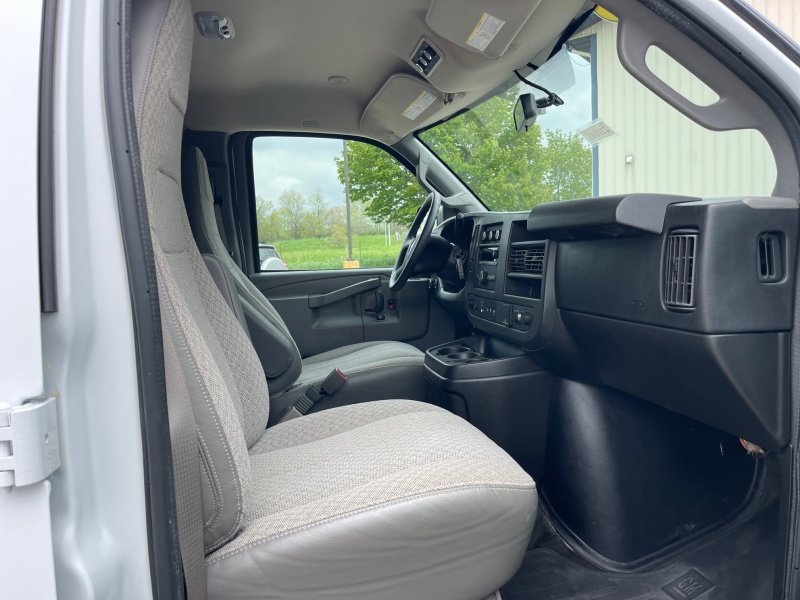 2017 GMC Savana Passenger