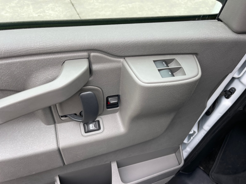 2017 GMC Savana Passenger