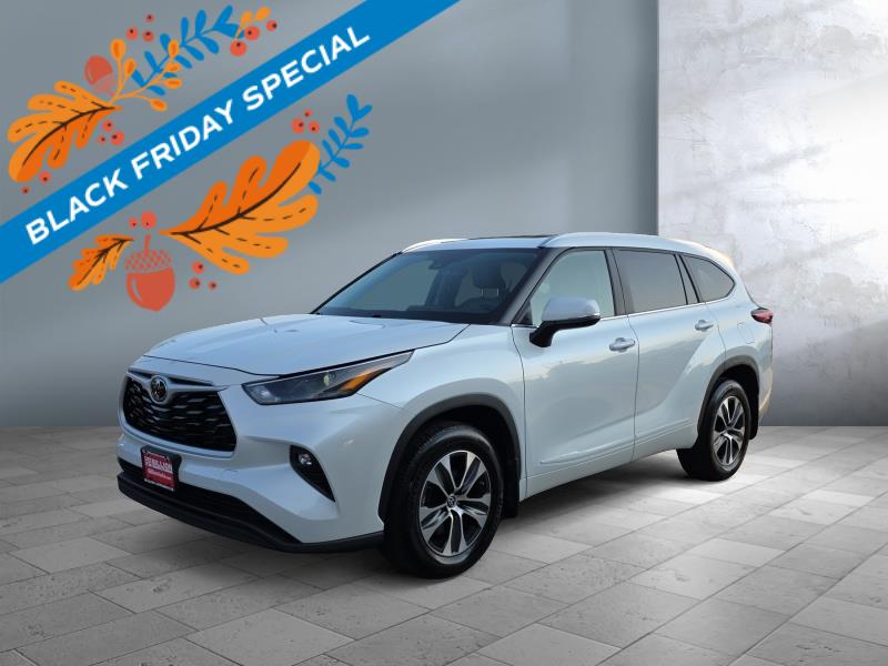 Used 2023 Toyota Highlander XLE SUVs
