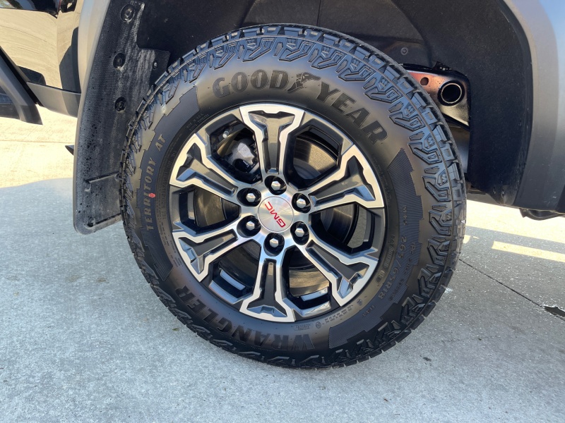 2024 GMC Canyon