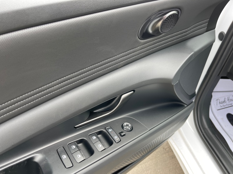 2025 Hyundai Elantra Hybrid