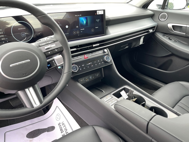 2025 Hyundai Sonata Hybrid