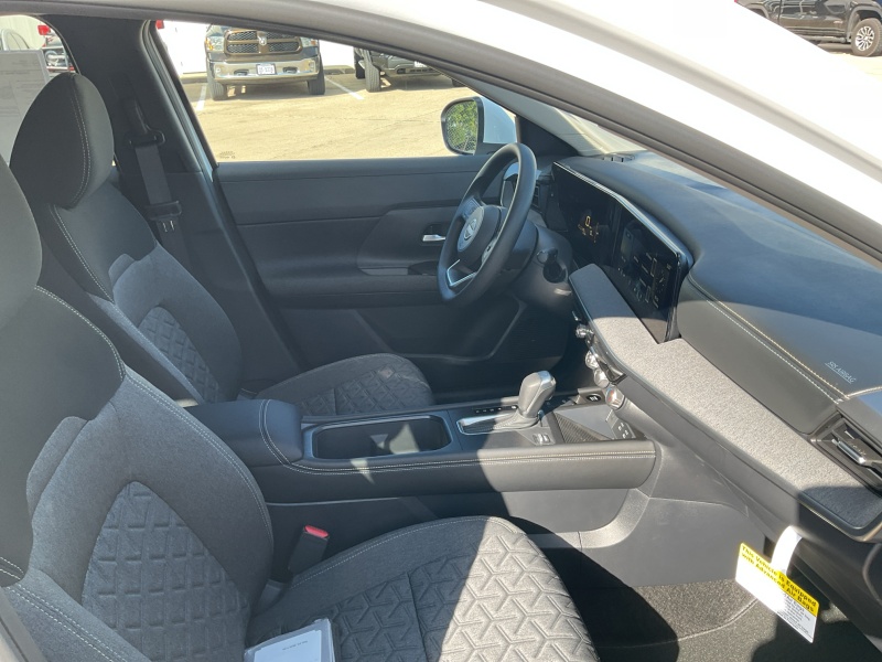 2025 Nissan Kicks