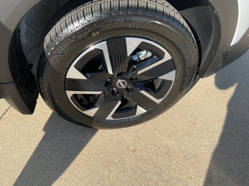 2025 Nissan Kicks