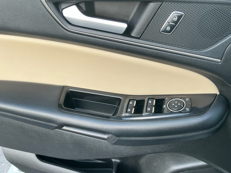 2017 Ford Edge
