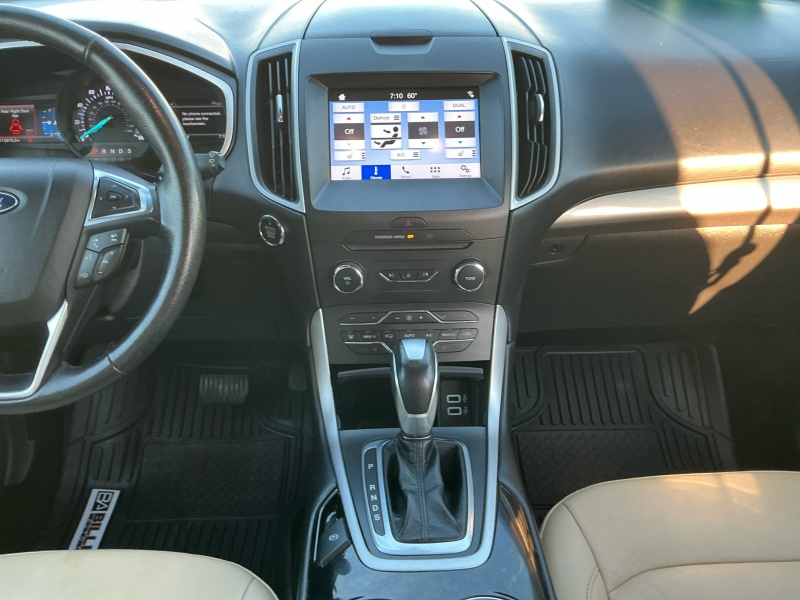 2017 Ford Edge