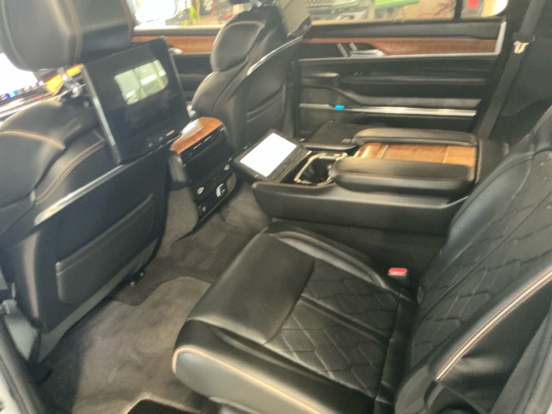 2022 Jeep Grand Wagoneer
