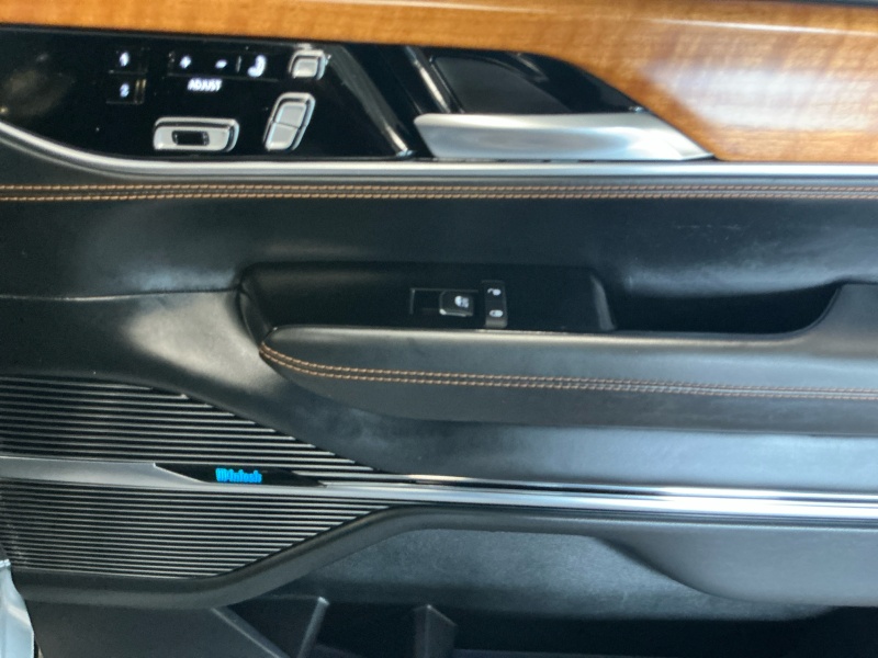 2022 Jeep Grand Wagoneer