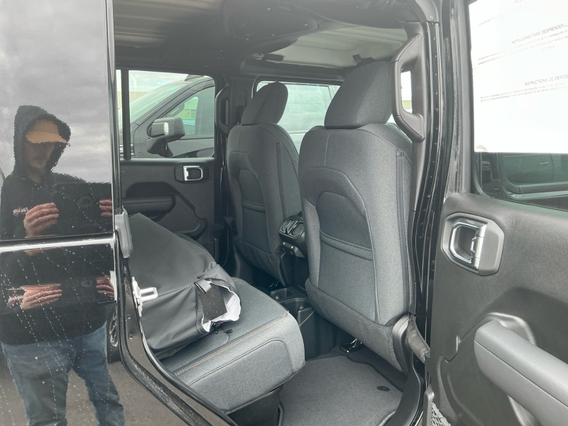 2025 Jeep Gladiator