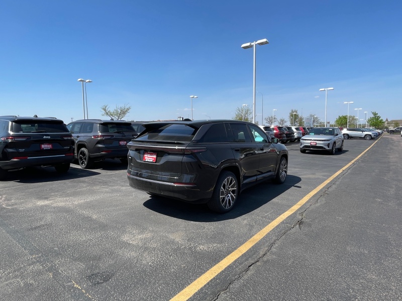 2025 Jeep Wagoneer S