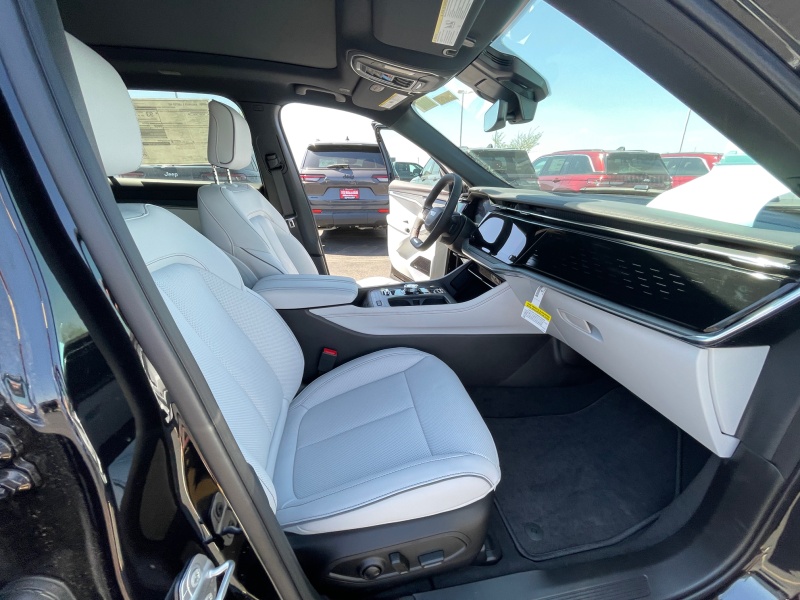 2025 Jeep Wagoneer S