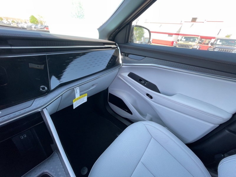 2025 Jeep Wagoneer S