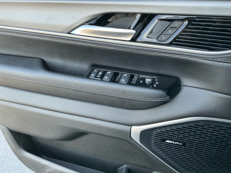 2025 Jeep Wagoneer L