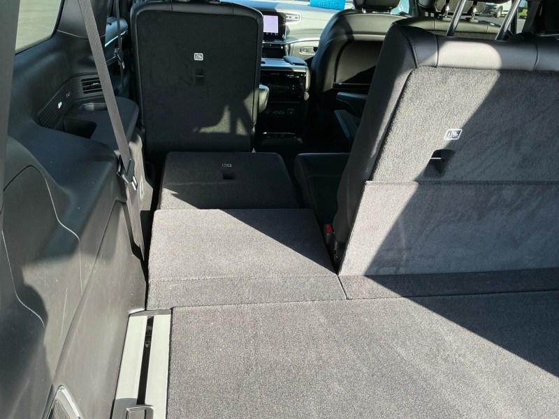 2025 Jeep Wagoneer L