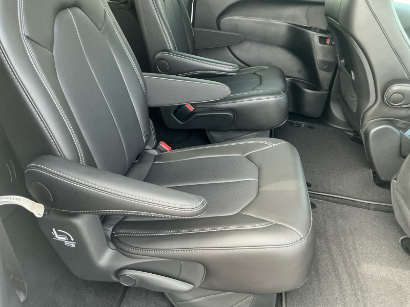 2026 Chrysler Voyager