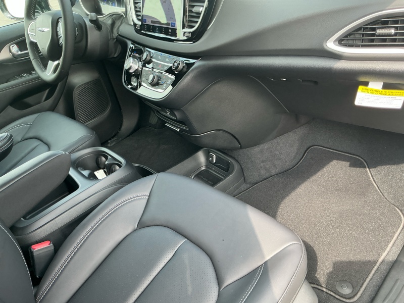 2026 Chrysler Voyager