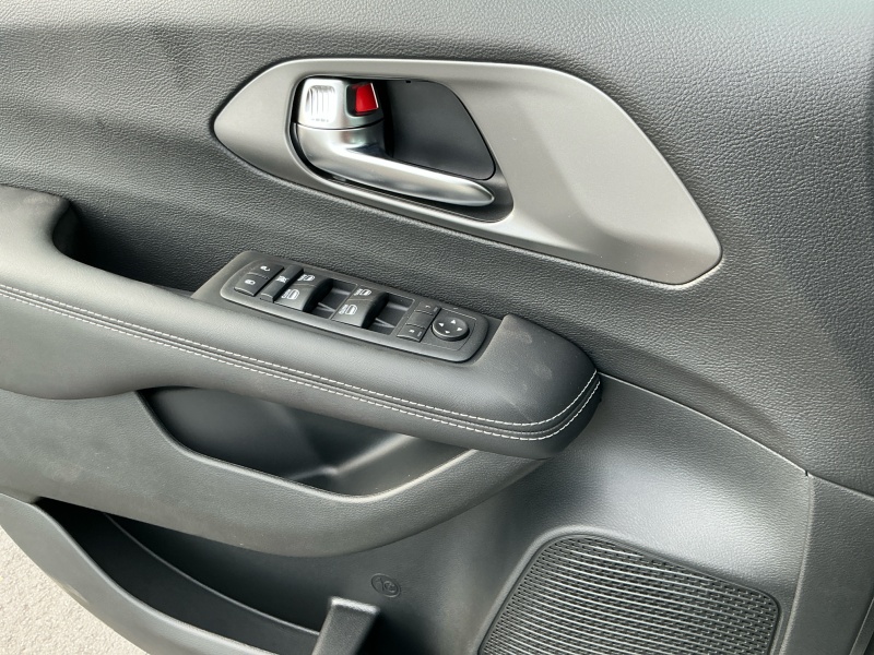 2026 Chrysler Voyager