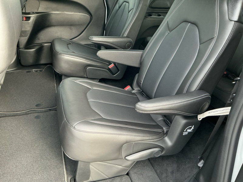 2026 Chrysler Voyager