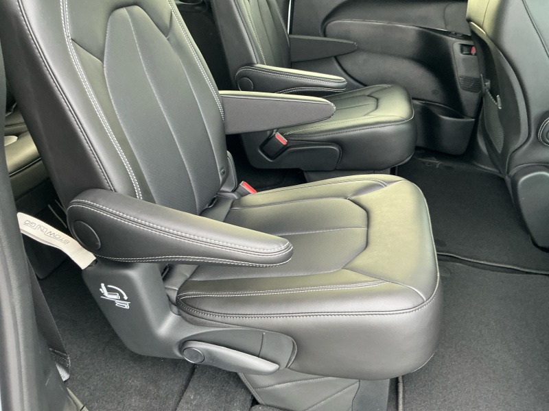 2026 Chrysler Voyager