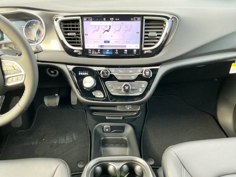 2026 Chrysler Voyager