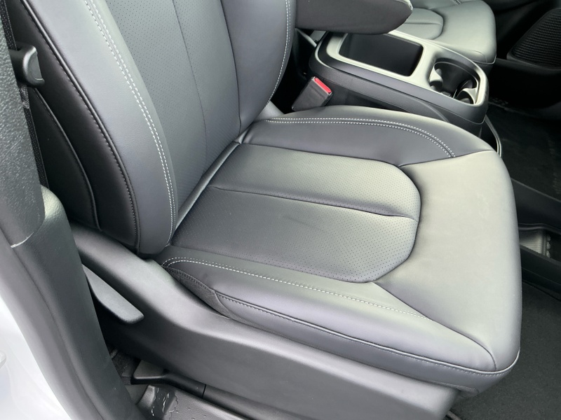 2026 Chrysler Voyager