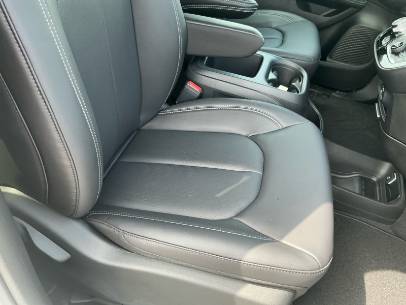 2026 Chrysler Voyager