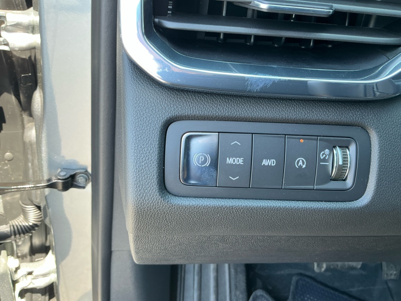 2025 GMC Acadia