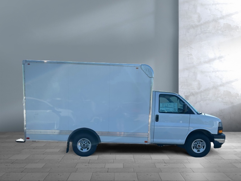 2025 GMC Savana Commercial Cutaway