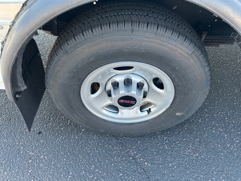 2025 GMC Savana Commercial Cutaway