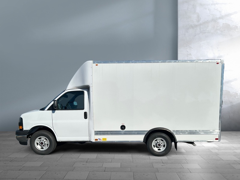 2025 GMC Savana Commercial Cutaway